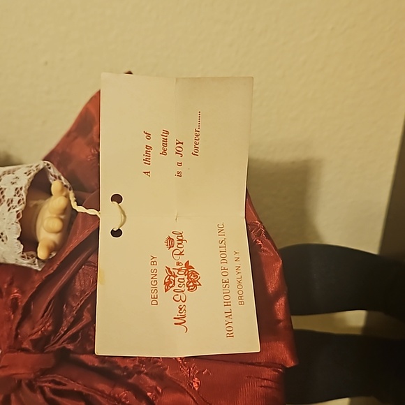 Vintage Royal Doll with tag. - Picture 4 of 13